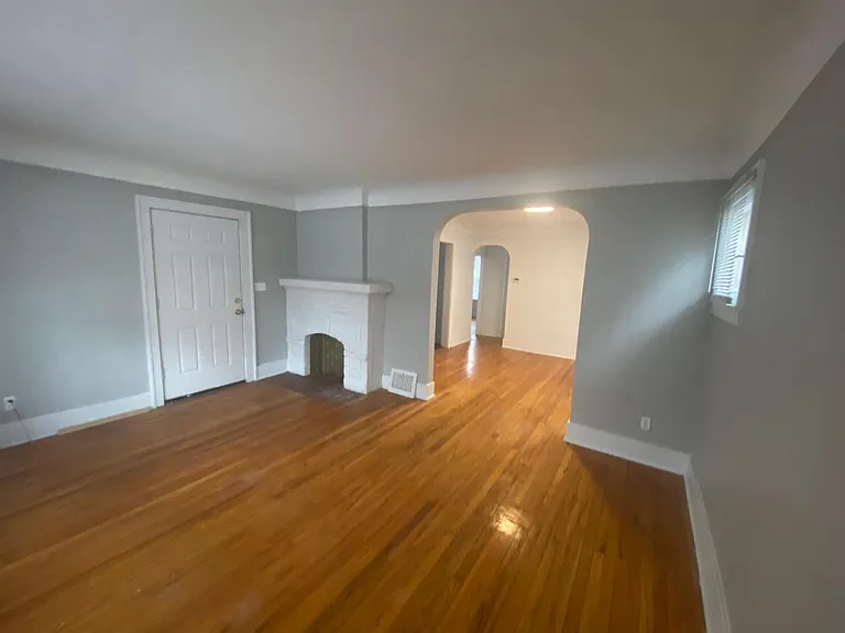351 W Chesterfield St #LOWER — Photo 5
