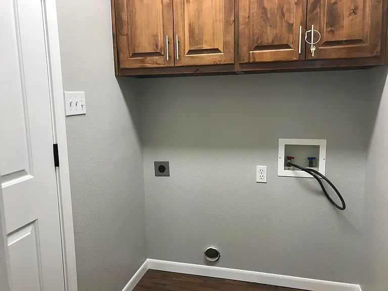 517 Molly Ln — Photo 11