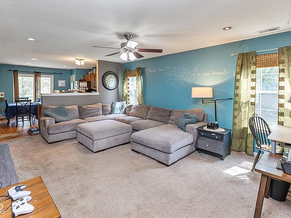4th image of 917 Tyne Cir