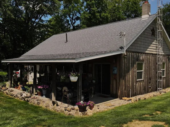 626 N Walnut St, Milroy, IN 46156