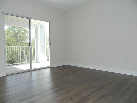 4th image of 709 Secret Harbor Ln Unit 303