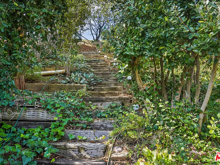 5025 Dantes View Dr — Photo 26