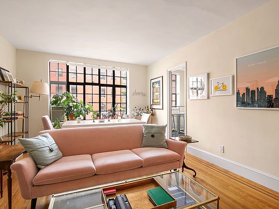 5th image of 53 Greenwich Ave APT 2