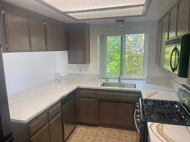 2806 Cacatua St #C — Photo 20