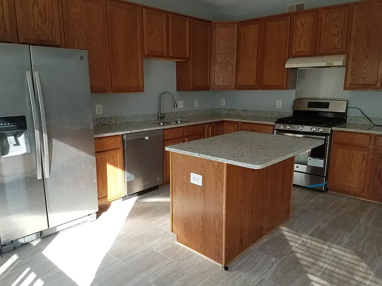 20268 Seneca Sq — Photo 18