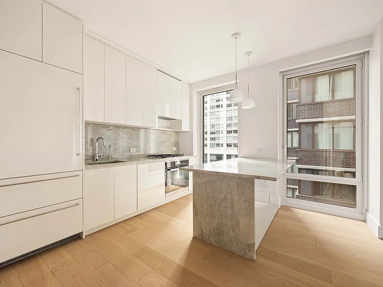 15 W 61st St #4F — Photo 4