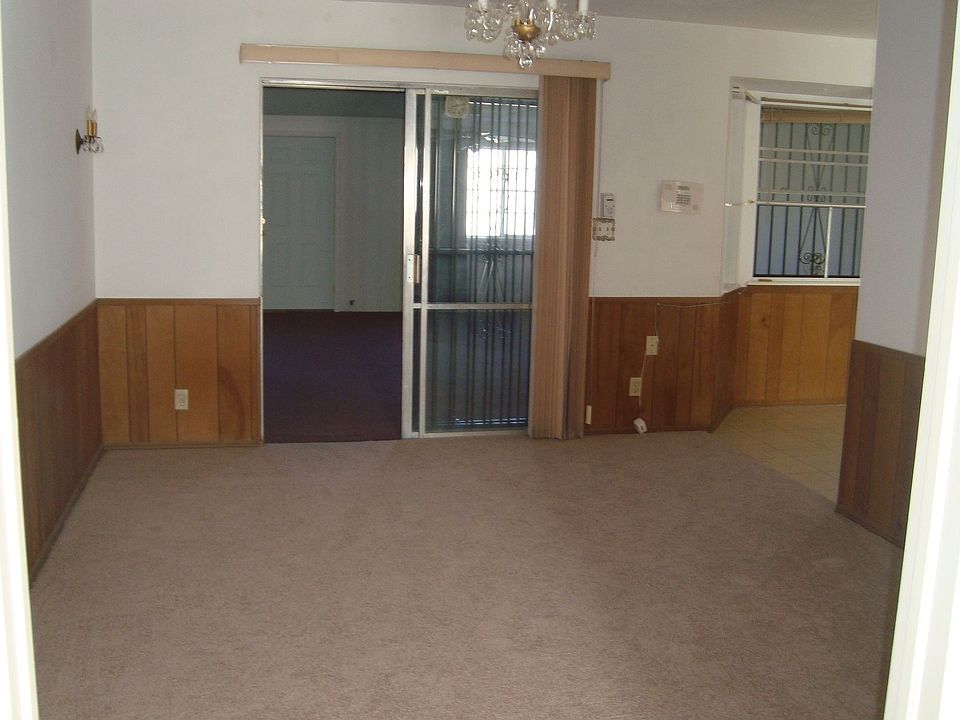 Dining Room - entrance to 2nd living room