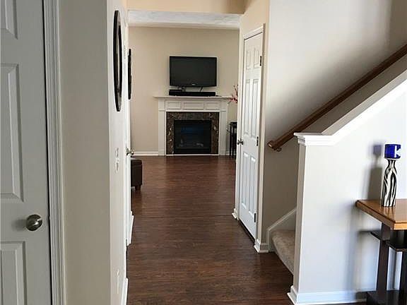 3rd image of 8751 Ashton Place Dr