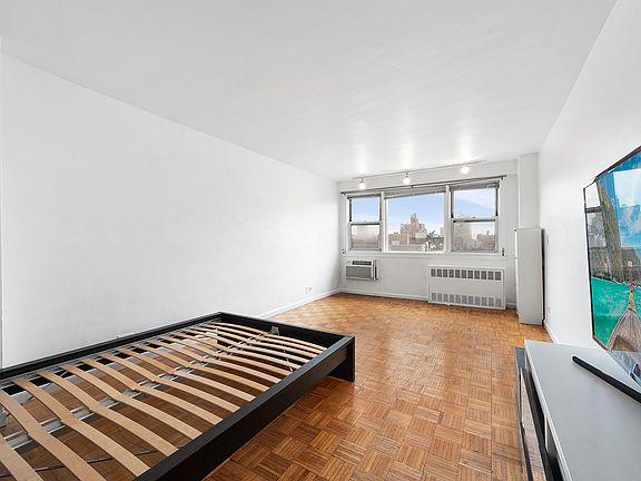 4th image of 105 3rd Ave #9F