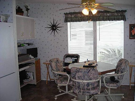 4th image of 648 Tulip Cir W