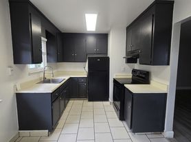 1423 165th Ave