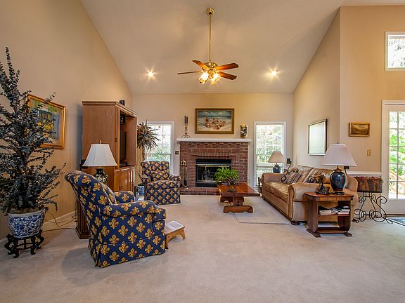 4th image of 5212 Wimbleton Ct