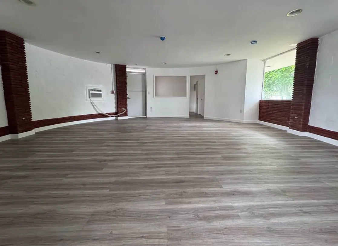 Studio, 650 sqft, $1,425 — Photo 1