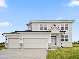 327 41st St SW, Altoona, IA 50009