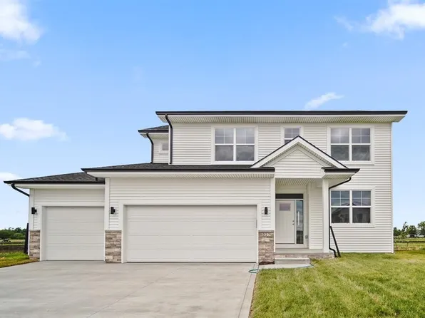 327 41st St SW, Altoona, IA 50009