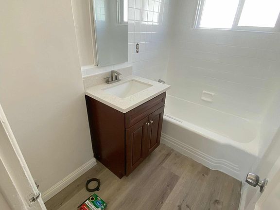 3rd image of 1513 N Eastern Ave #1/2