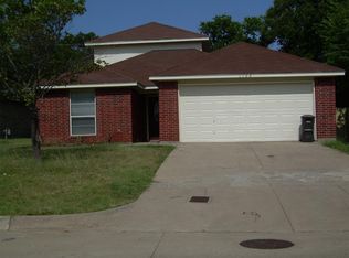 2209 Carverly Dr, Fort Worth, TX 76112