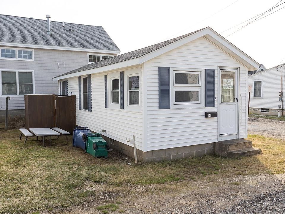 8 Chase Street, Hampton, NH 03842 | Zillow