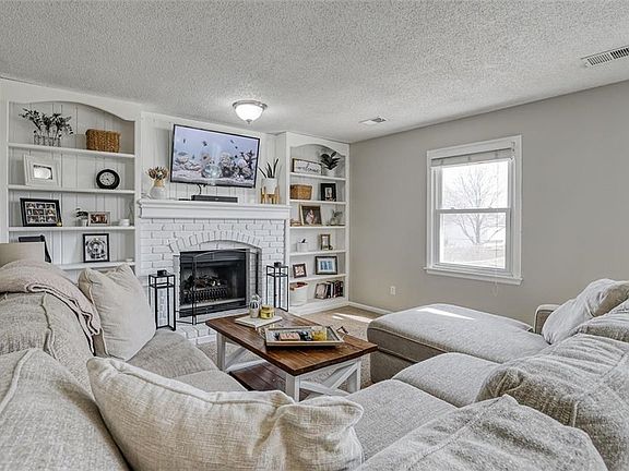 3rd image of 12609 S Arapaho Dr