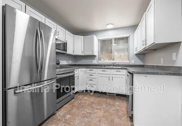 768 N 1060 W — Photo 3
