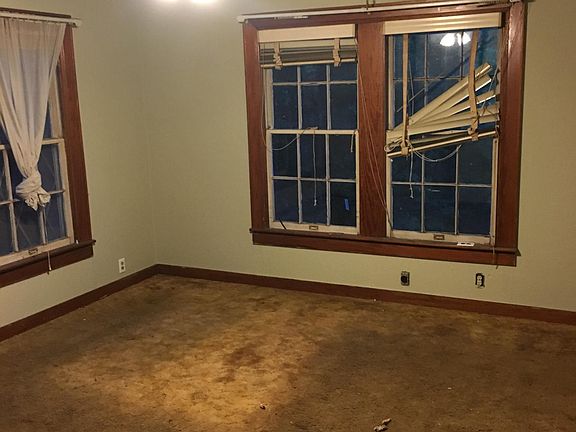5th image of 1301 E Fannin St