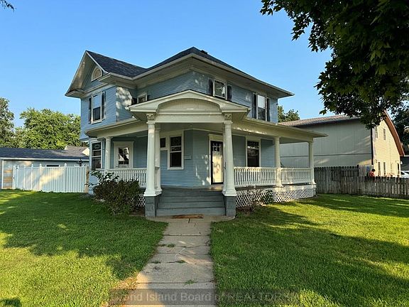2nd image of 916 14th St