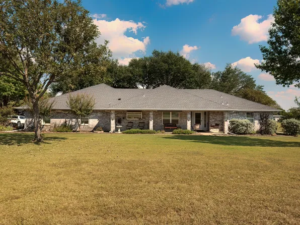 3840 Blackchamp Rd, Midlothian, TX 76065
