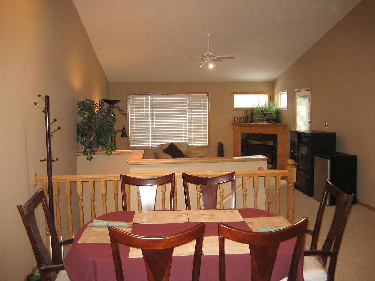 3 bed, 2000 sqft, $2,495 — Photo 3