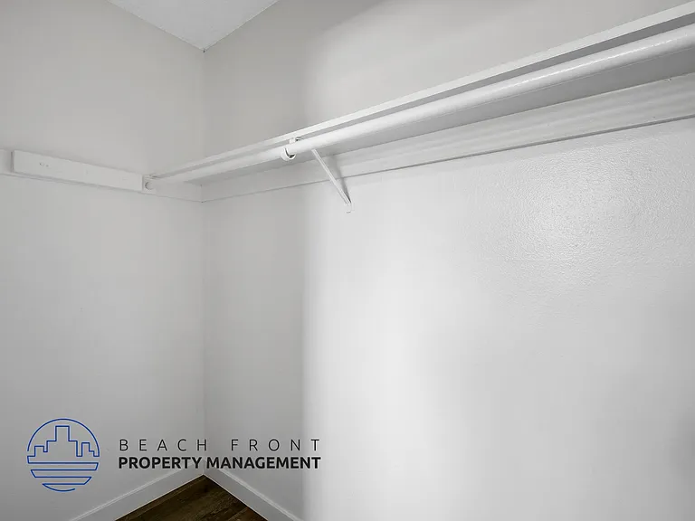 1525 Pine Ave. — Photo 23