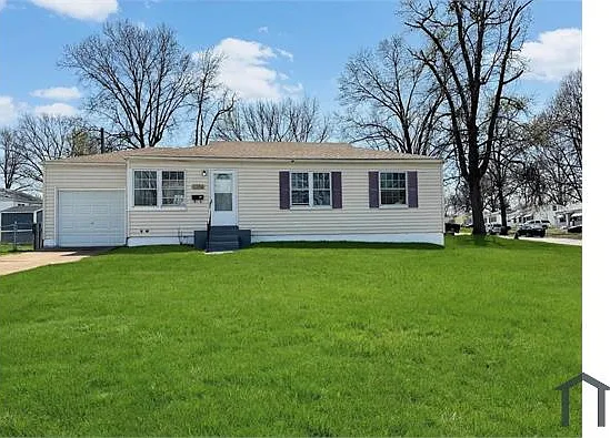 3 bed, 912 sqft, $1,600 — Photo 2