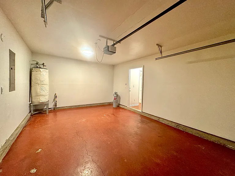 413 Braden Ct — Photo 25
