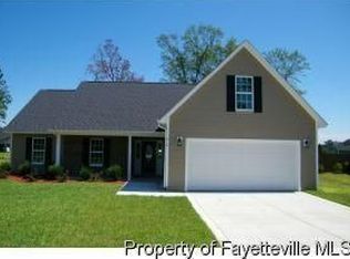 916 Satinwood Ln, Fayetteville, NC 28312