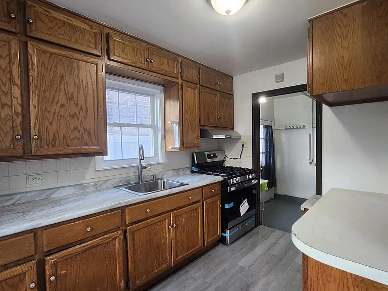 6837 Wicker Ave — Photo 8
