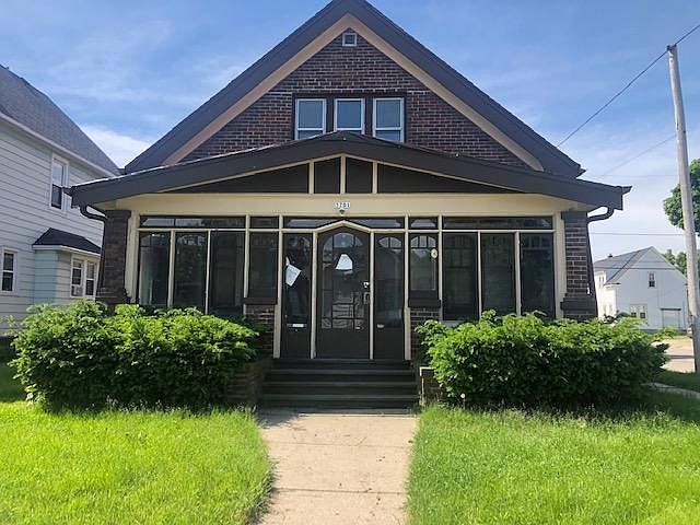 1st image of 3701 E Edgerton Ave
