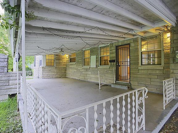 3rd image of 407 W Hillwood Dr