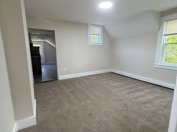 12 West St #A, Concord, NH 03301