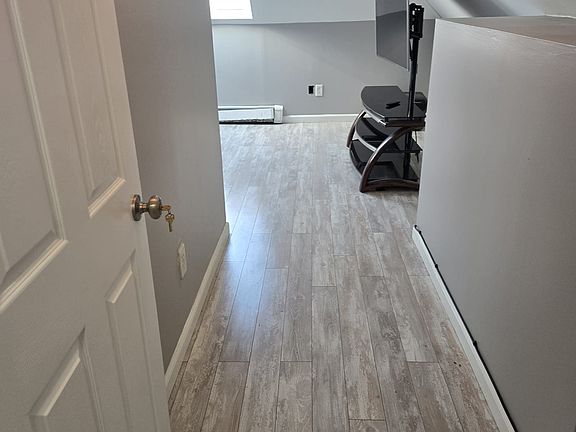 4th image of 135 Split Cedar Dr #135