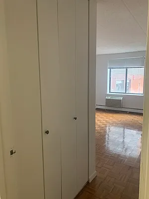 Rented by 18 REALTY | media 15