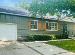 4412 W 55th St, Roeland Park, KS 66205