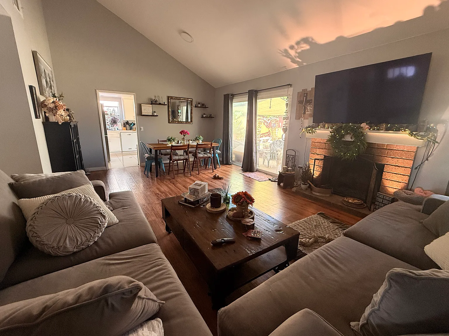 3 bed, 1352 sqft, $1,200 — Photo 2