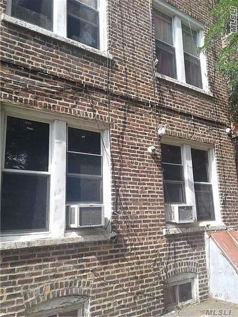 1st image of 8611 102nd St