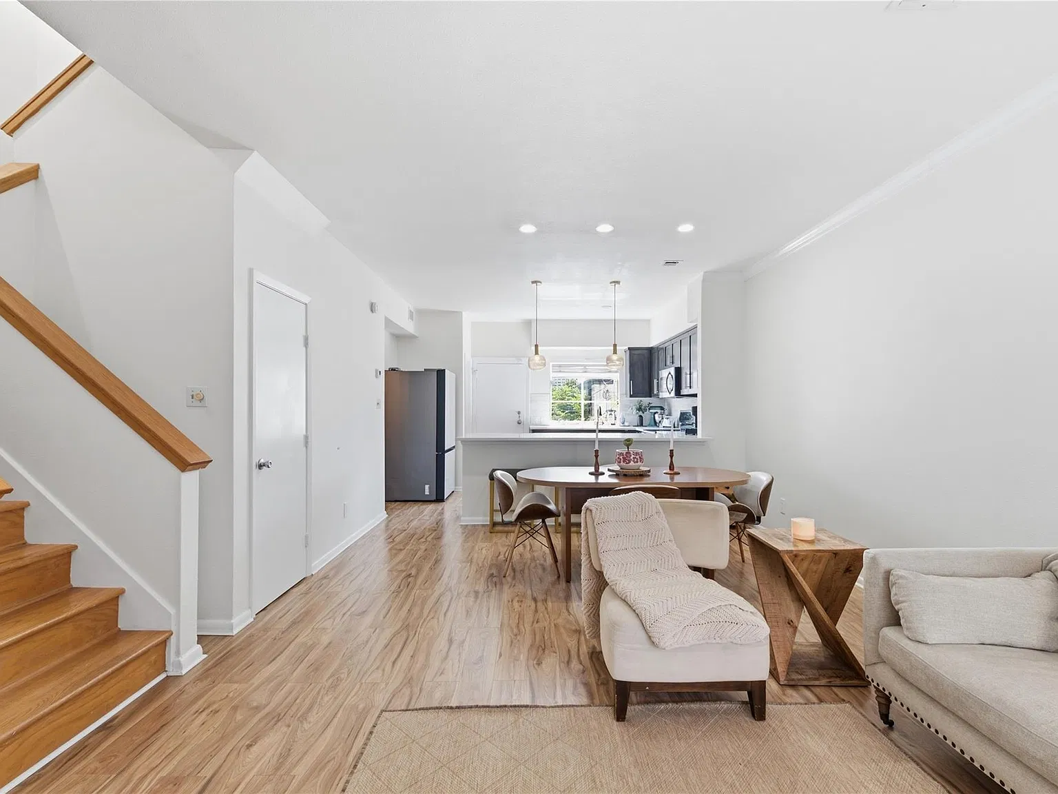 2 bed, 2.5 bath, 1774 sqft, $2,795 — Photo 2