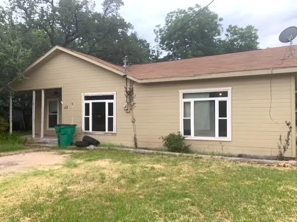 113 W Spencer St, Bangs, TX 76823