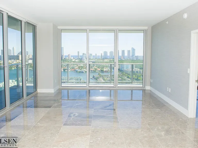 16385 Biscayne Blvd #2615 — Photo 12
