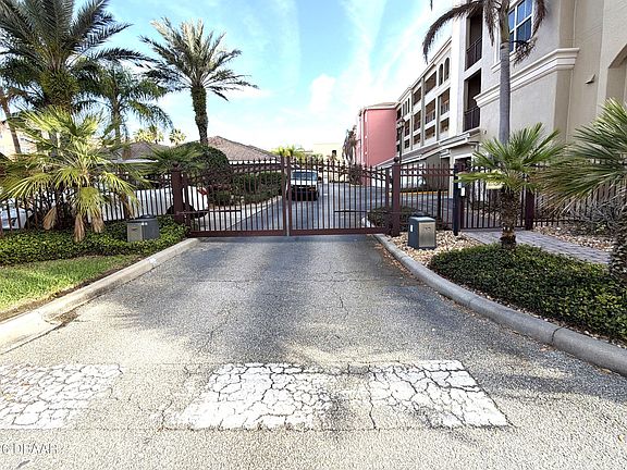 3rd image of 424 Luna Bella Ln APT 416