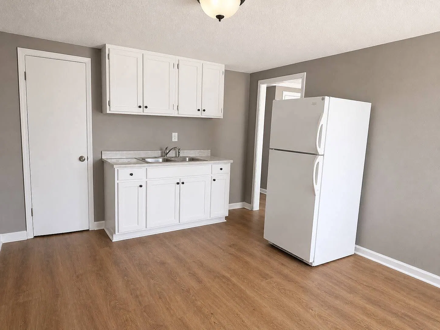 2 bed, 900 sqft, $850 — Photo 2
