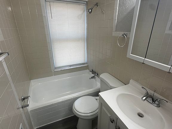 Bathroom- 1081 Common_04172025