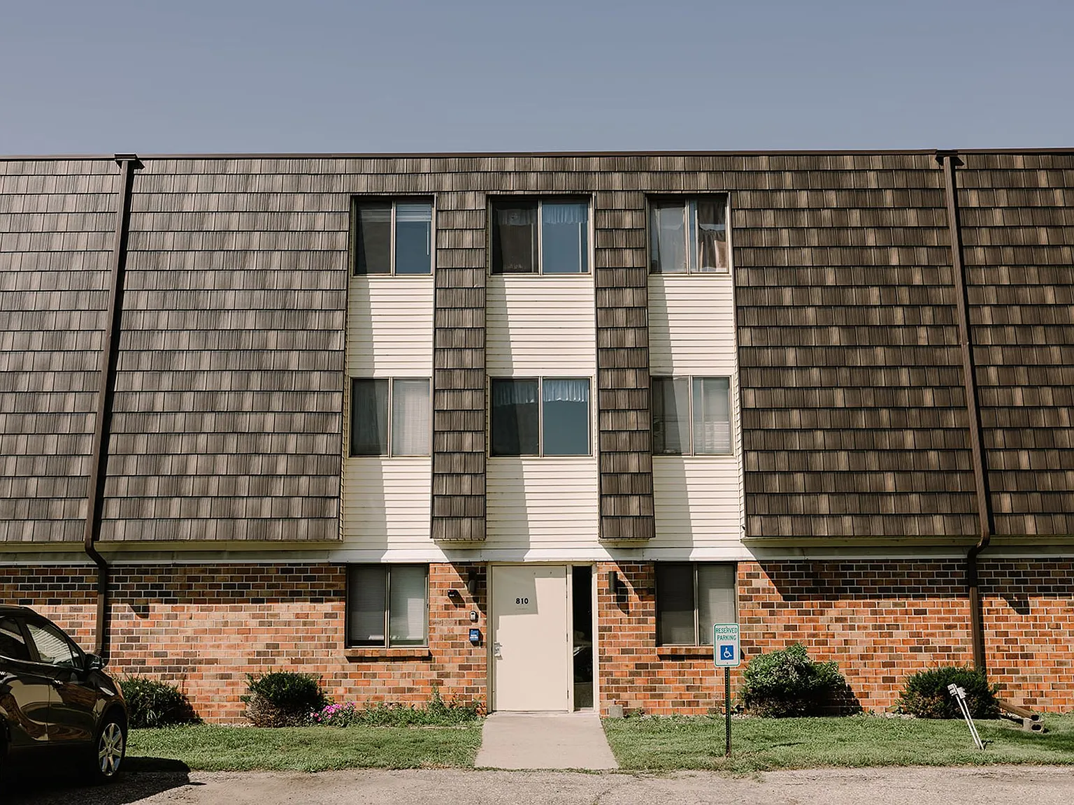 Highlander Apartments — Photo 1