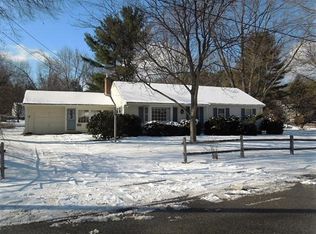 8 Murray Hill Rd, Chelmsford, MA 01824