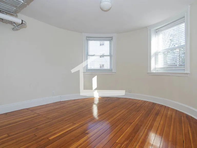 7 Mount Hood Rd #1B — Photo 2